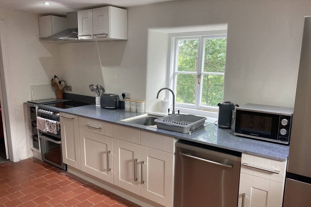 Photo of Kitchen in Glyn-Dyfrdwy