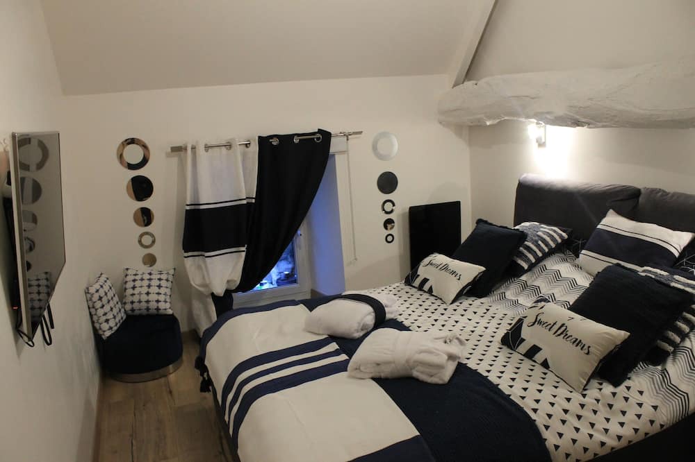 Photo of Bedroom in Banville