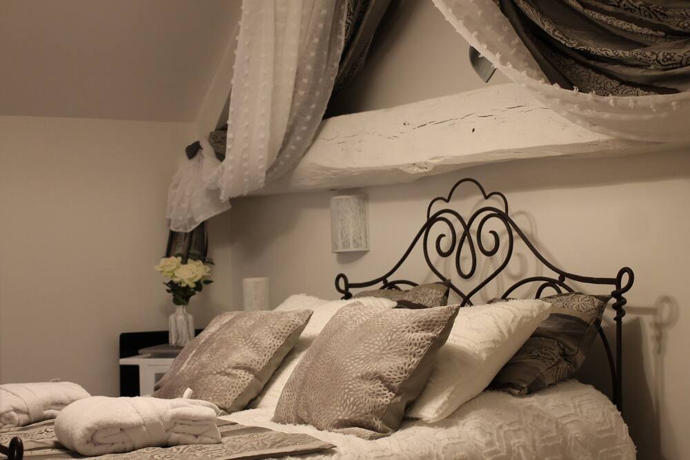 Photo of Bedroom in Banville