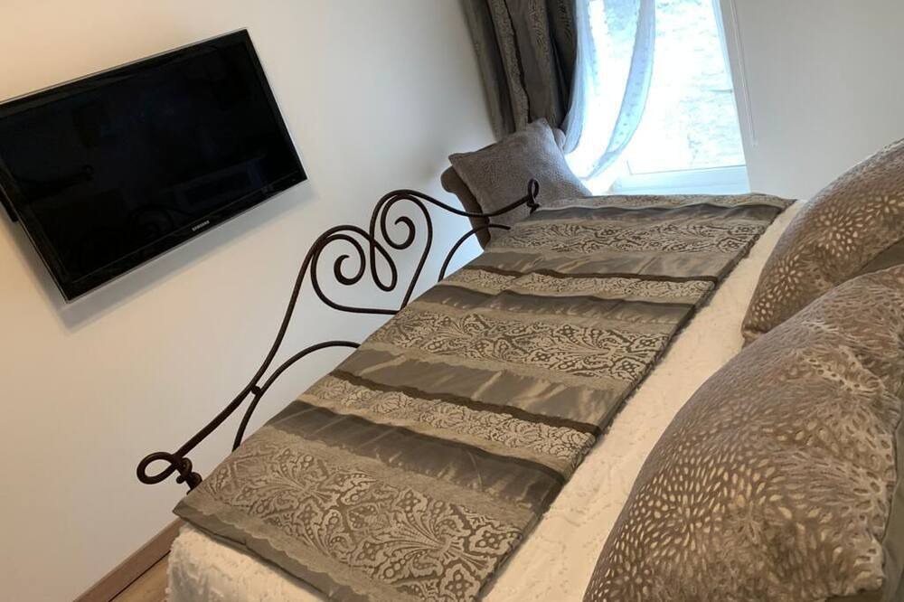 Photo of Bedroom in Banville