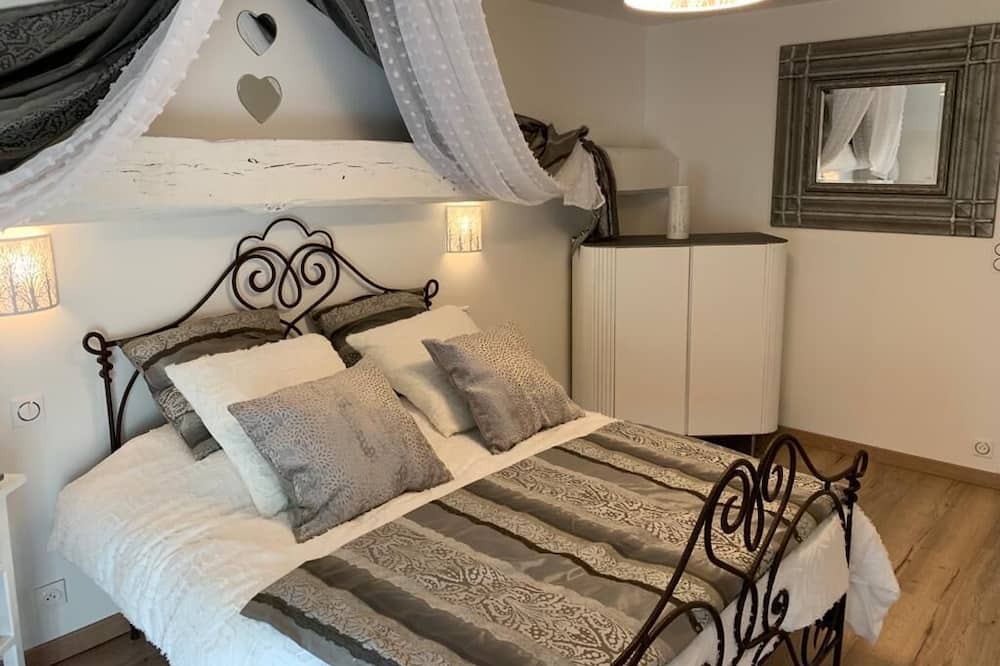 Photo of Bedroom in Banville