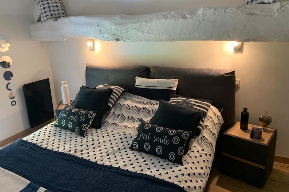 Photo of Bedroom in Banville