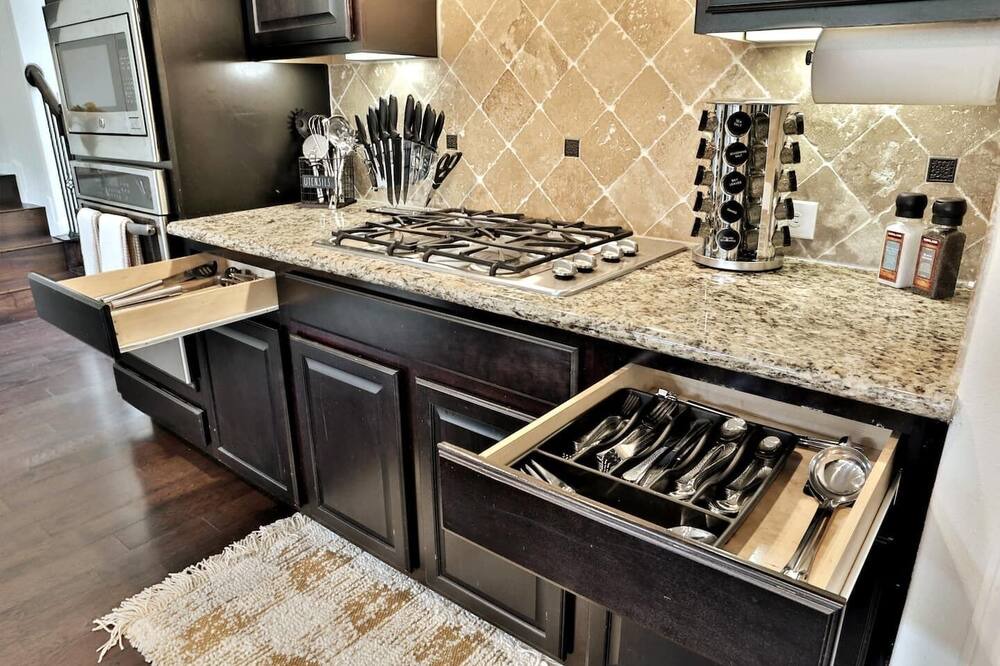 Photo of Kitchen in College Park