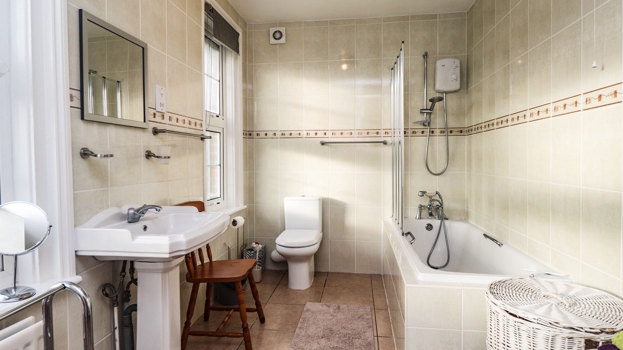 Photo of Bathroom in Willesborough