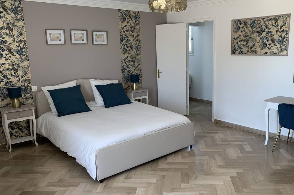 Photo of Bedroom in Lambesc