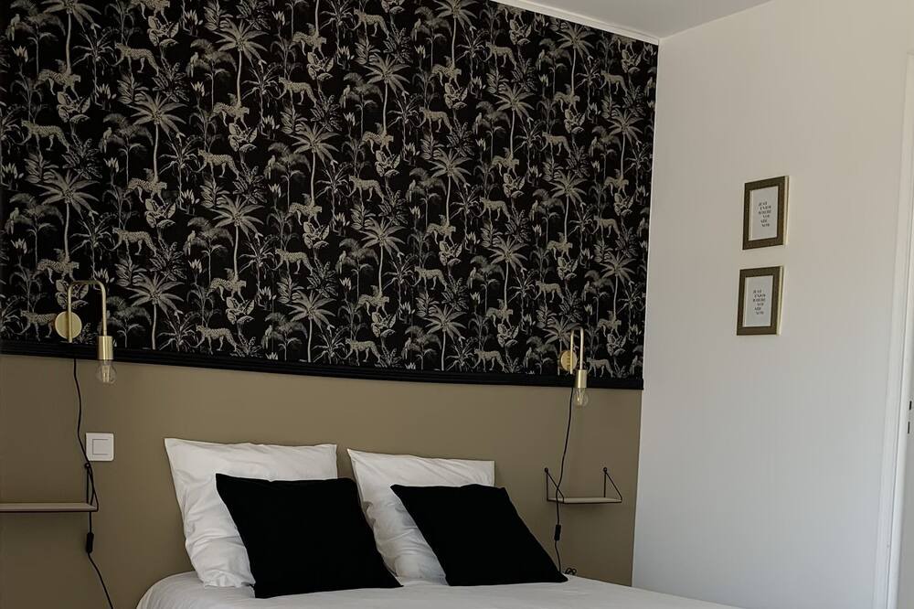 Photo of Bedroom in Lambesc