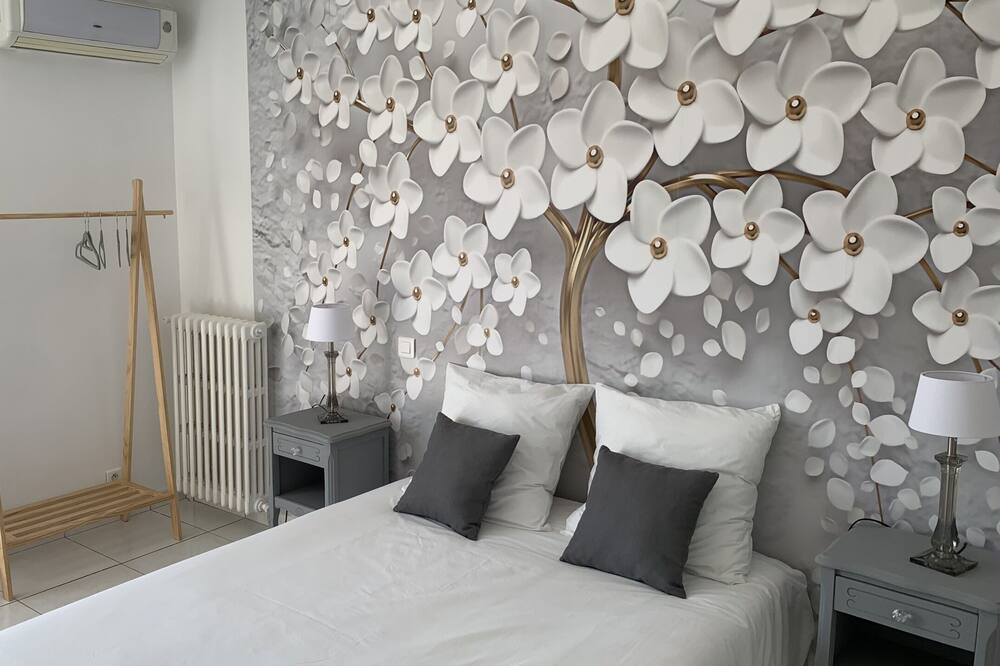 Photo of Bedroom in Lambesc