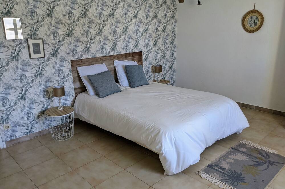 Photo of Bedroom in Lambesc