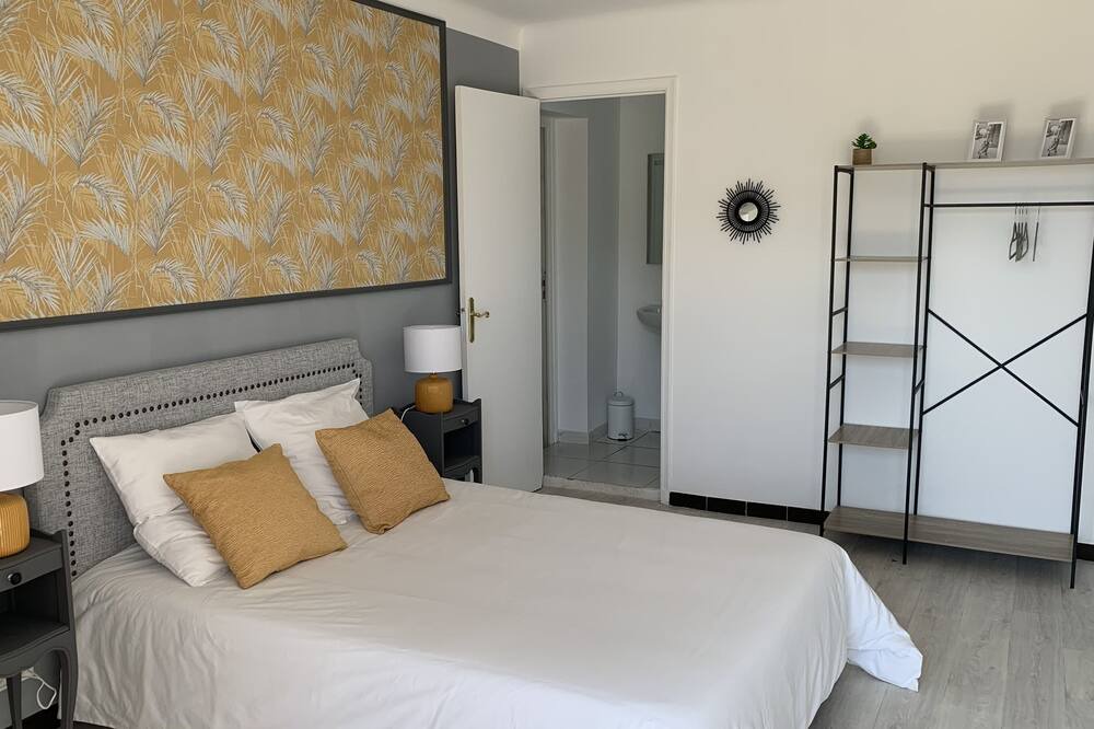 Photo of Bedroom in Lambesc