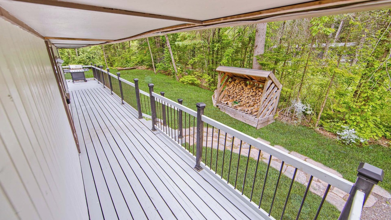 Photo of Outdoor in Sebright