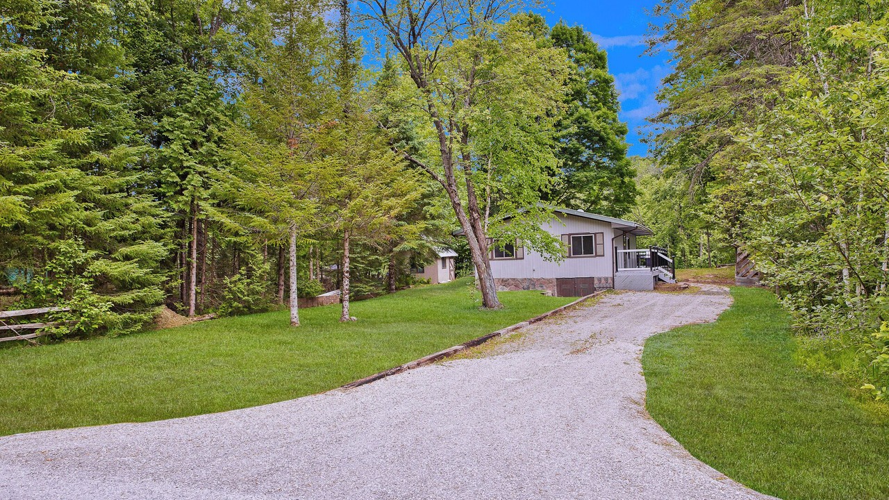 Photo of Outdoor in Sebright