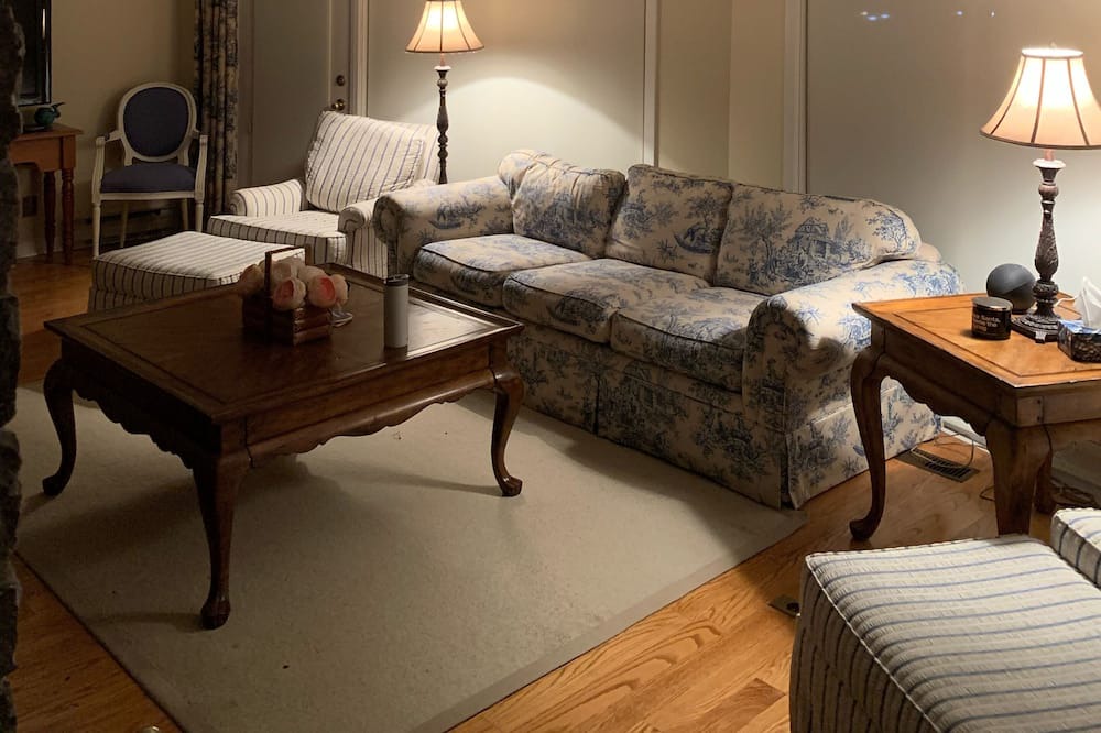 Photo of Livingroom in Lagoon City
