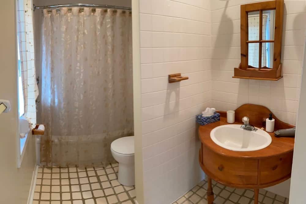 Photo of Bathroom in Lagoon City