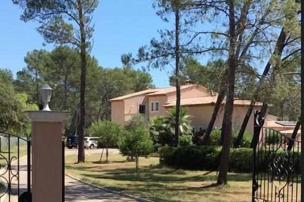 Photo of Outdoor in Puget-sur-Argens
