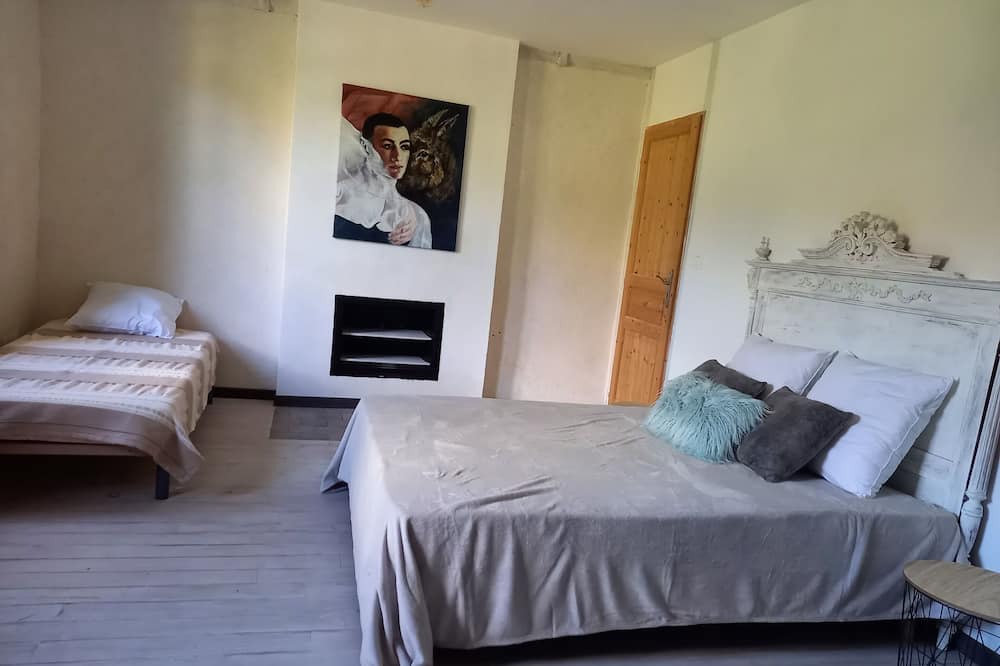 Photo of Bedroom in Baillou