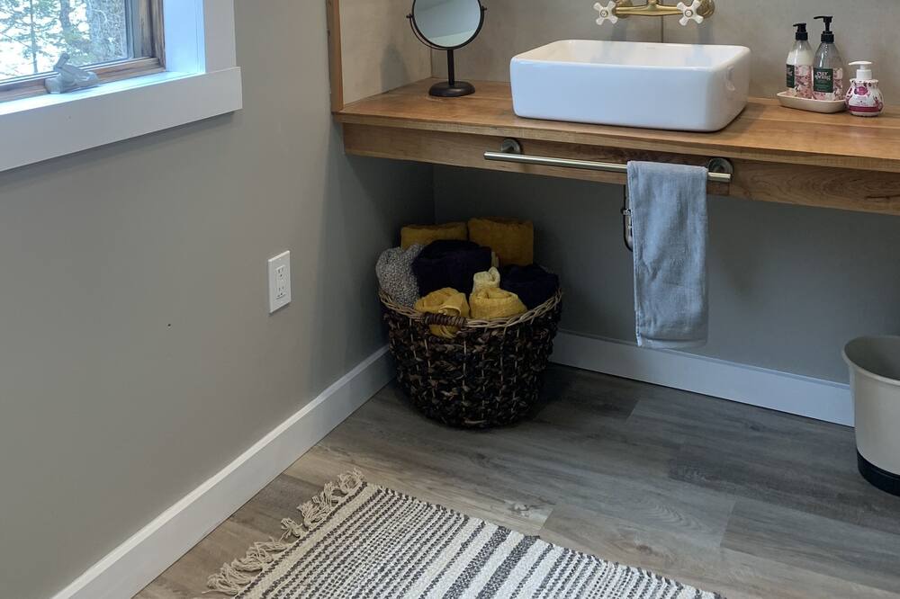 Photo of Bathroom in Baileyville