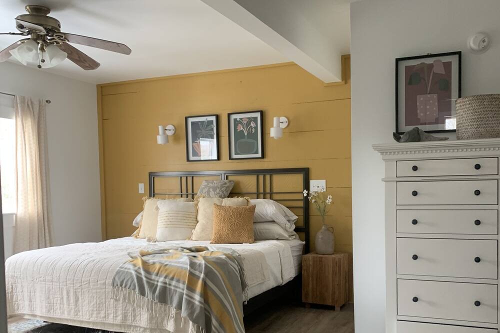 Photo of Bedroom in Baileyville