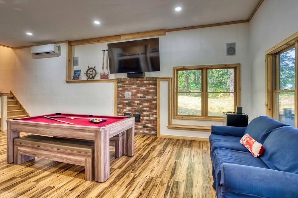 Photo of Livingroom in Hancock