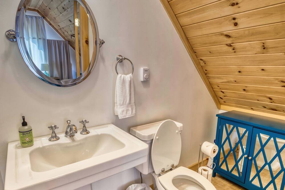 Photo of Bathroom in Hancock