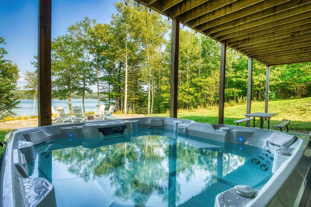 Photo of Outdoor in Hancock