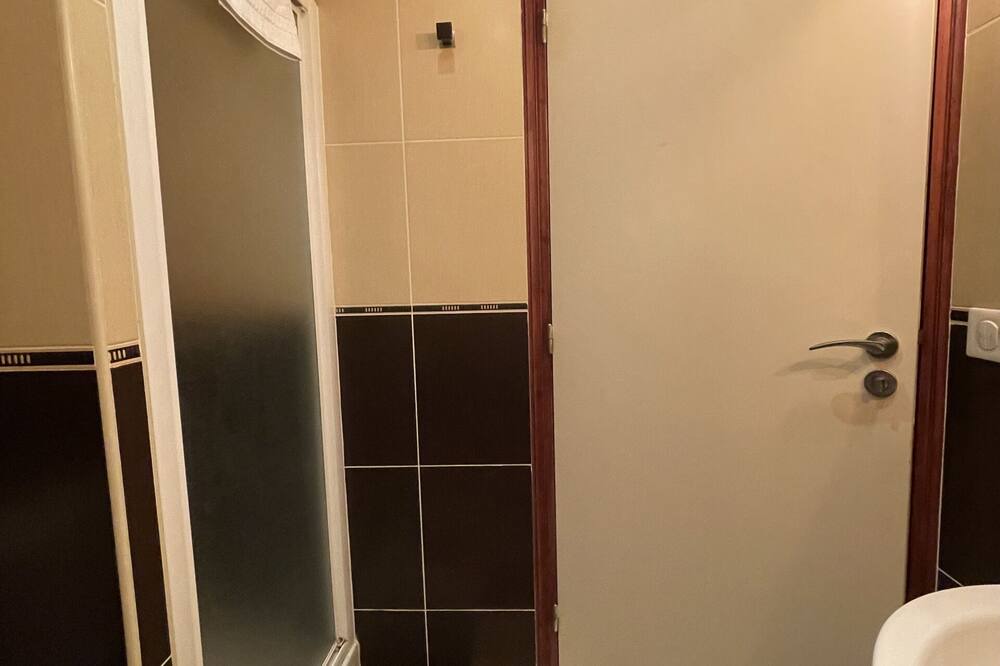 Photo of Bathroom in Le Thillay