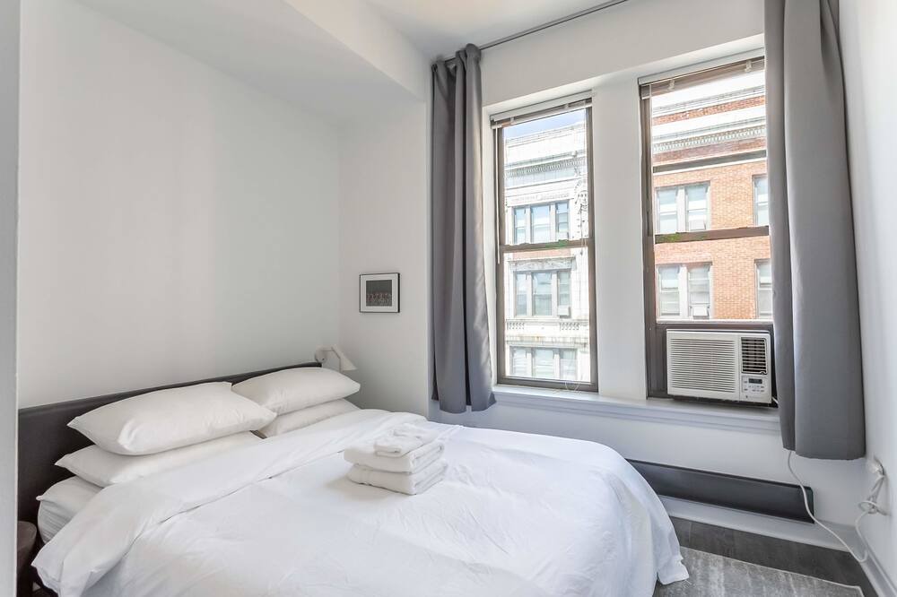 Photo of Bedroom in East Hyde Park