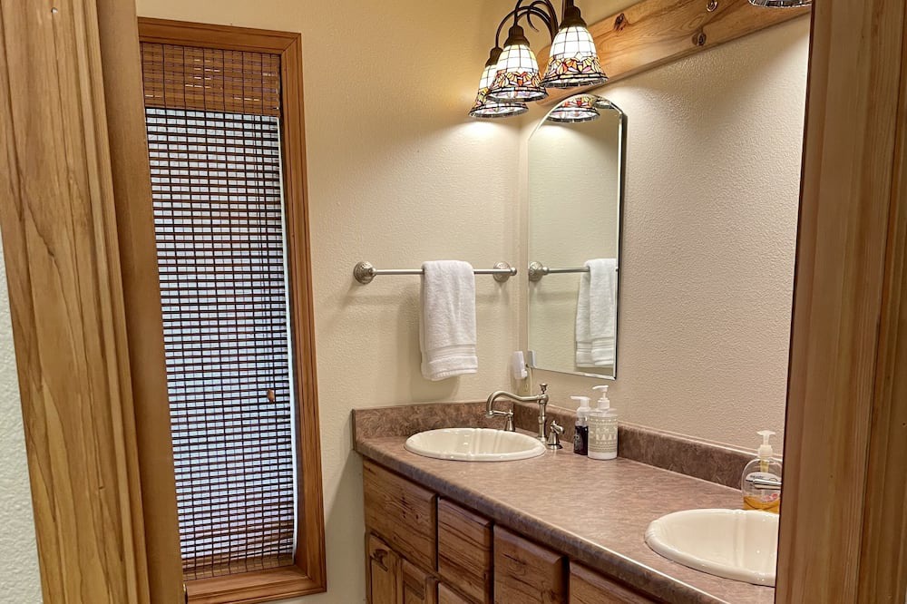 Photo of Bathroom in Kimberly