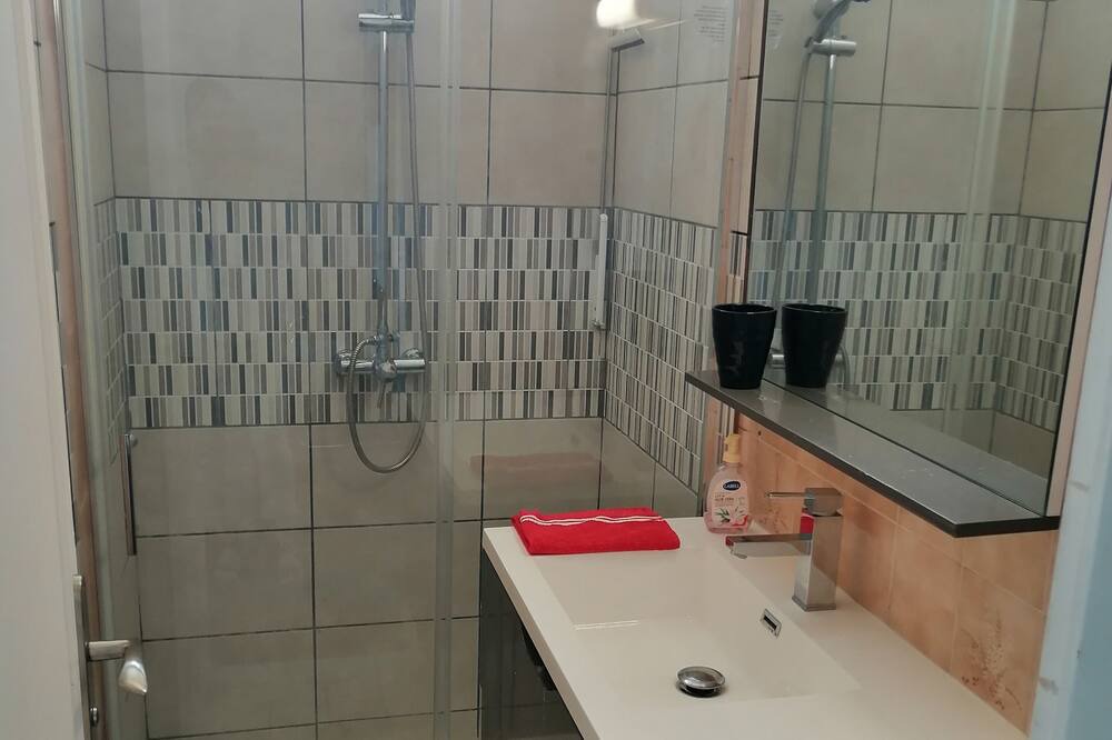 Photo of Bathroom in Saint-Nazaire