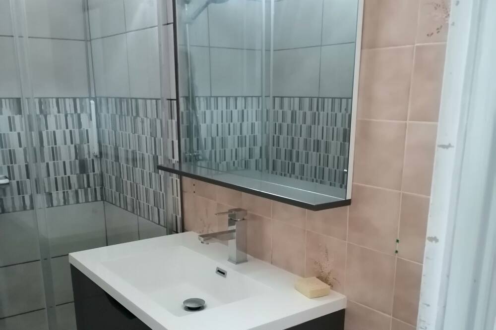Photo of Bathroom in Saint-Nazaire
