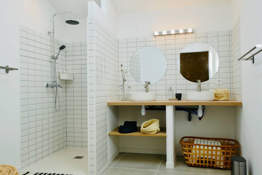 Photo of Bathroom in Saint-Michel-en-l'Herm
