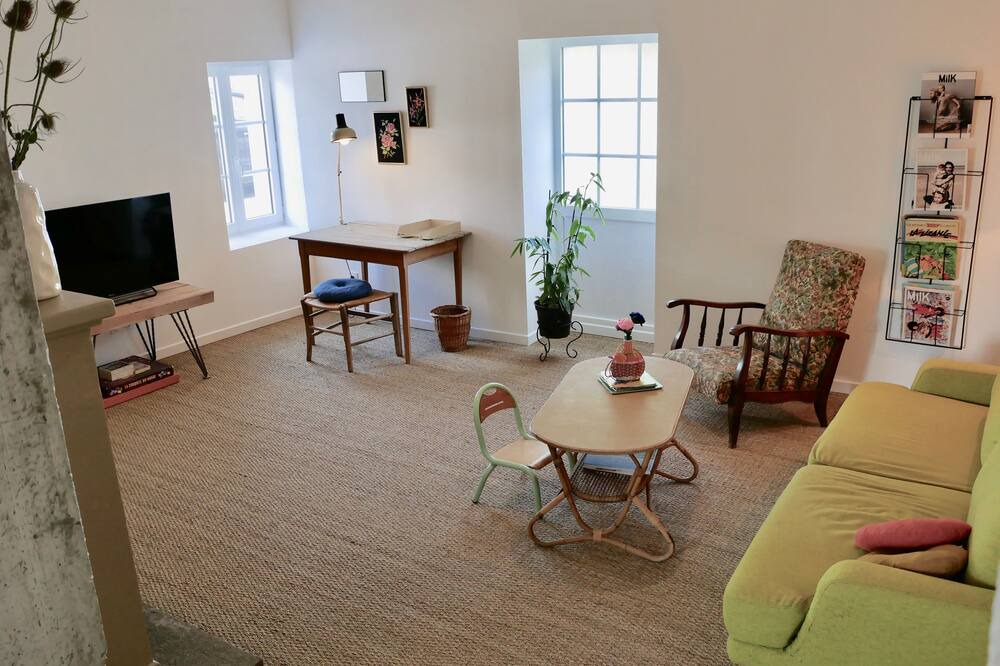 Photo of Livingroom in Saint-Michel-en-l'Herm