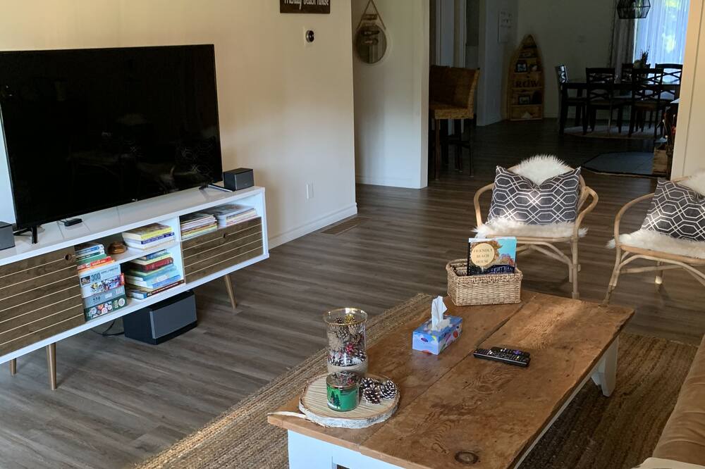 Photo of Livingroom in Goulais River