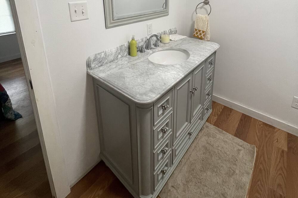 Photo of Bathroom in Cooper