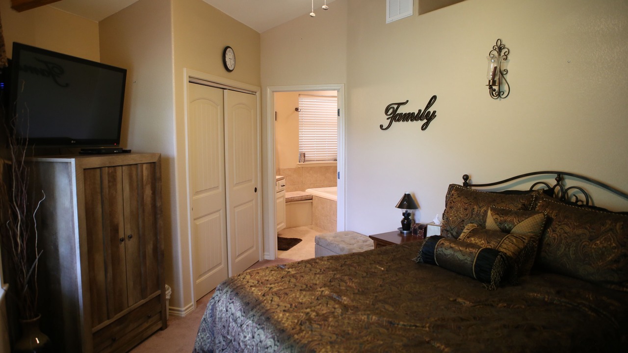 Photo of Bedroom in Franklin Estates