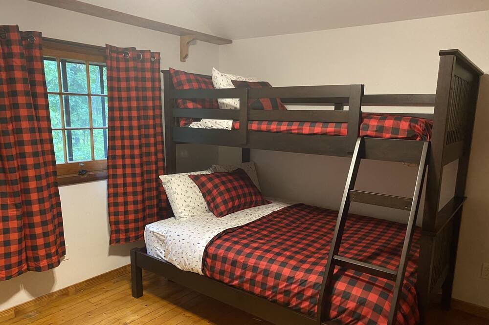 Photo of Bedroom in Fort Erie