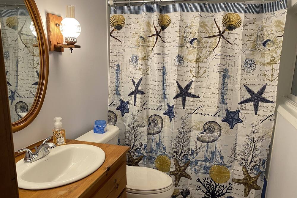 Photo of Bathroom in Fort Erie