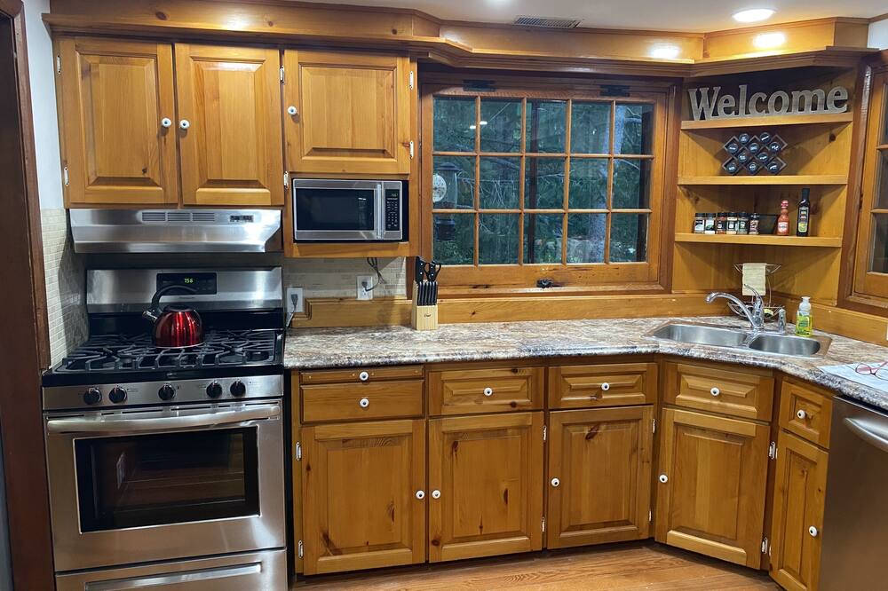 Photo of Kitchen in Fort Erie