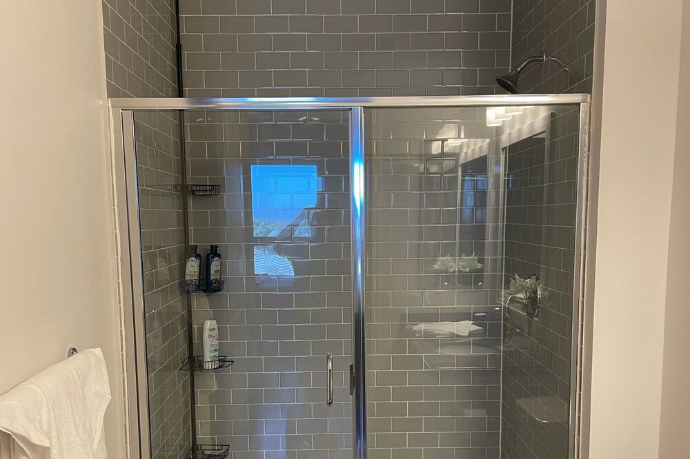 Photo of Bathroom in Entertainment District