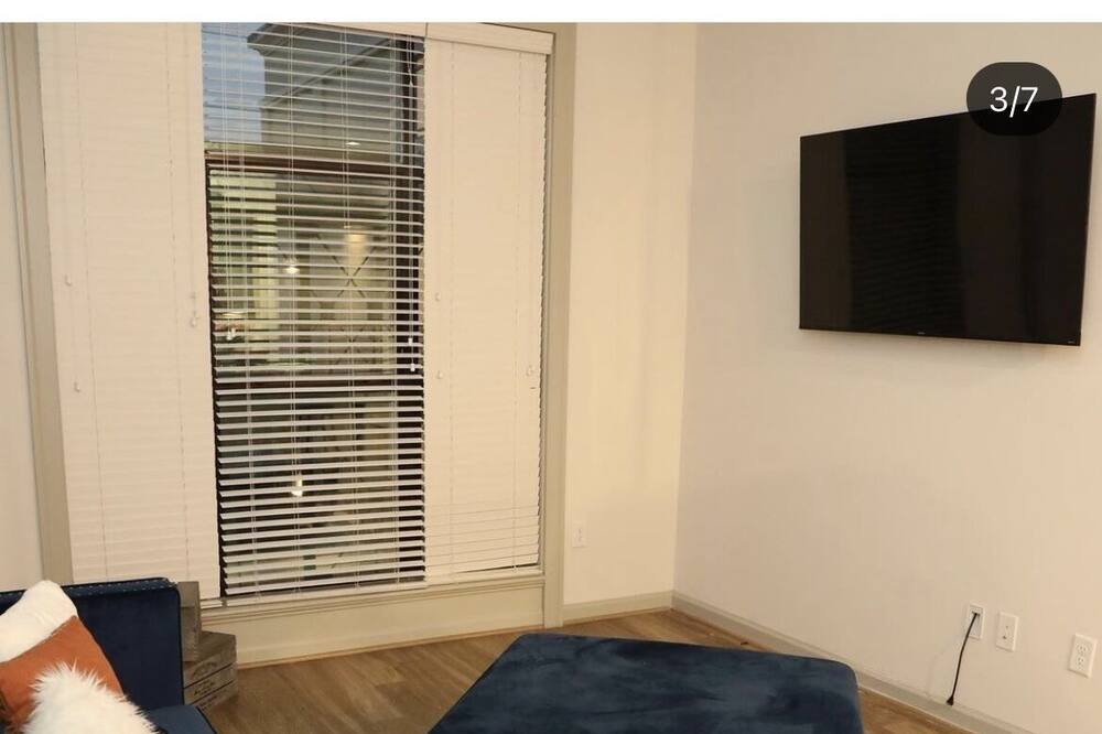 Photo of Livingroom in Westside