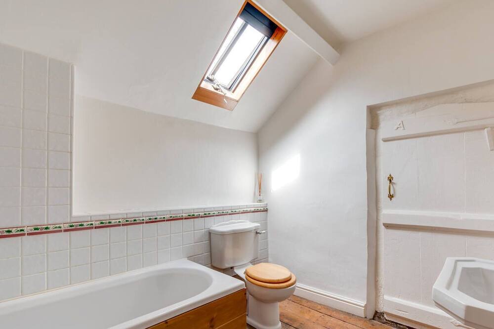 Photo of Bathroom in Tywyn