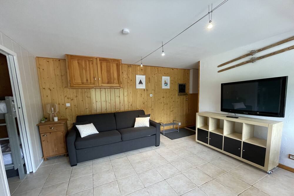 Photo of Others in Laveissiere