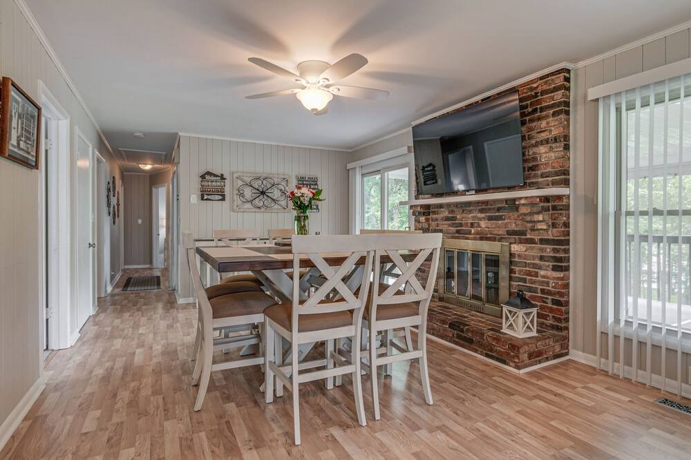 Photo of Bedroom in Gallatin