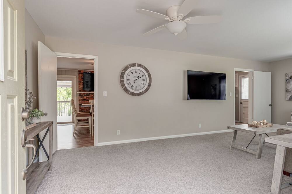 Photo of Bedroom in Gallatin
