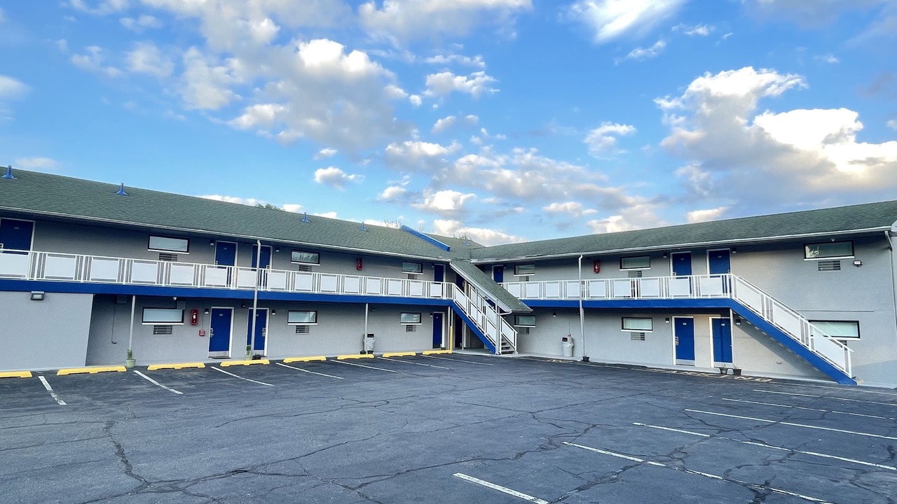 Photo of Others in Linden