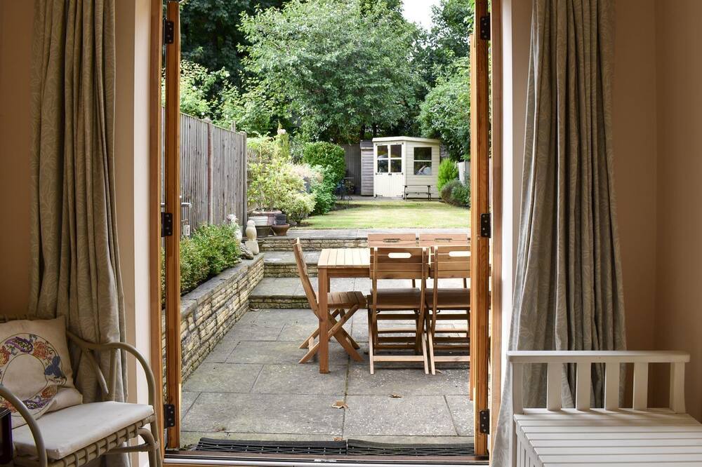 Photo of Patio Balcony in Hitchin