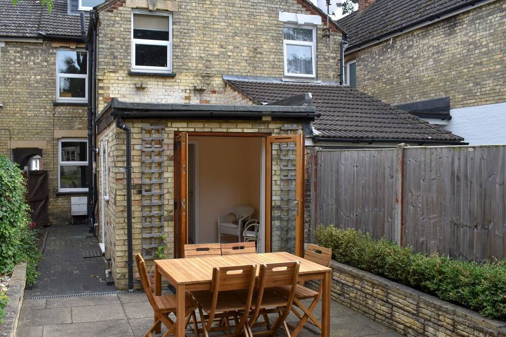 Photo of Patio Balcony in Hitchin