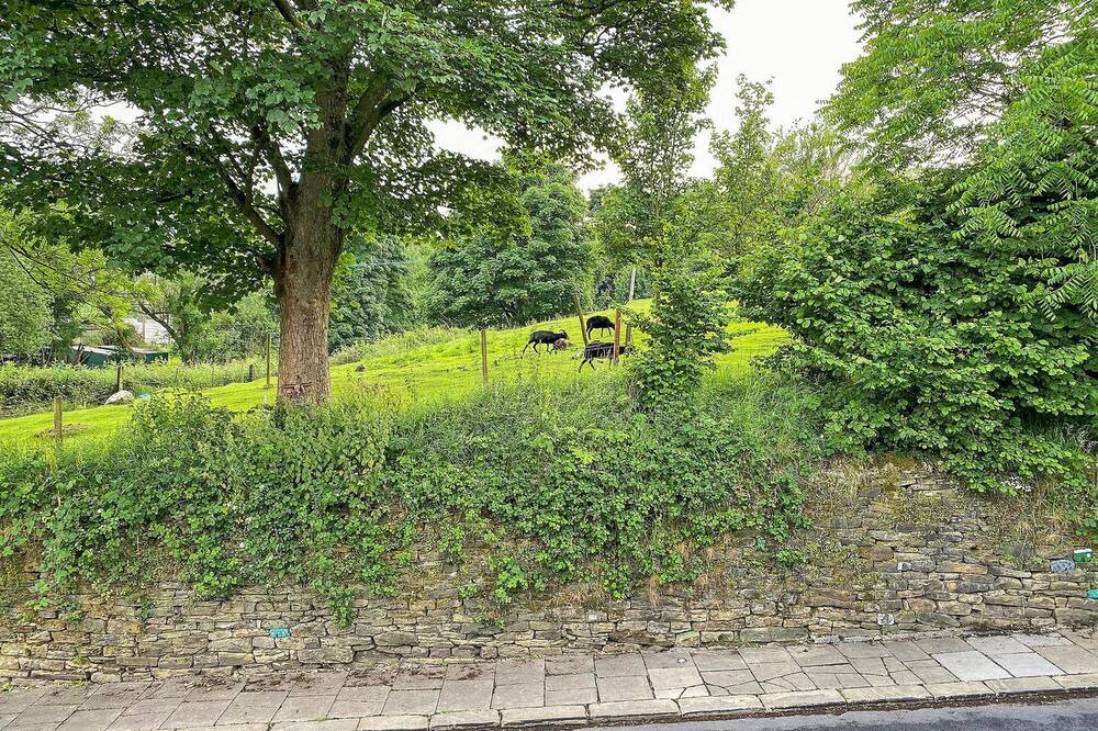 Photo of Outdoor in Oakworth