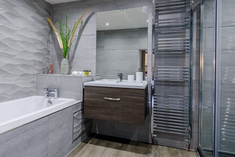 Photo of Bathroom in Worth