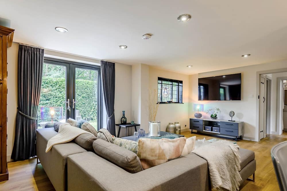 Photo of Others in Worth