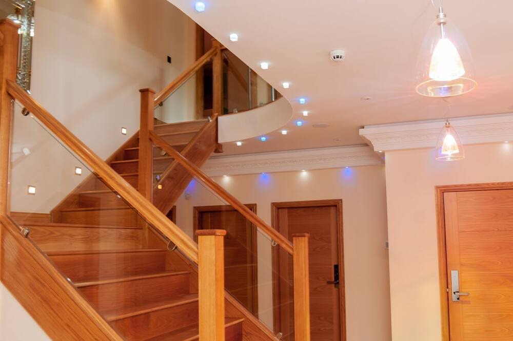 Photo of Others in MacMerry